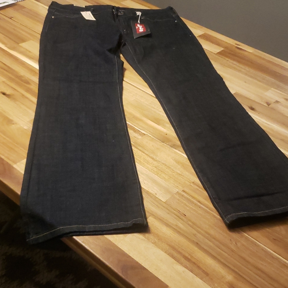 Levi's Platinum Flare Low Rise 14M misses